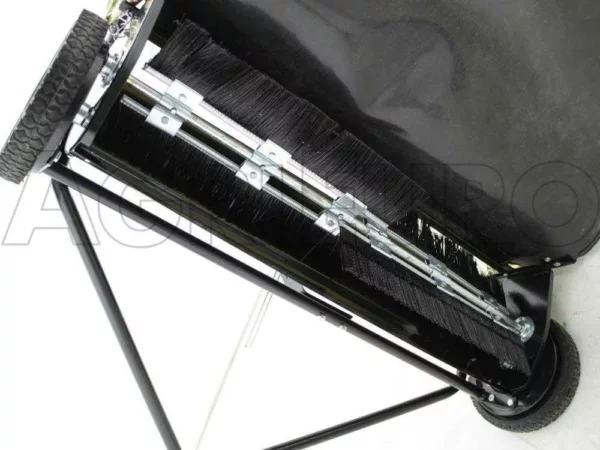 Geotech - Spazzolatrice trainata da 97 cm - Spazzola raccoglitrice per trattorino rasaerba - immagine 8