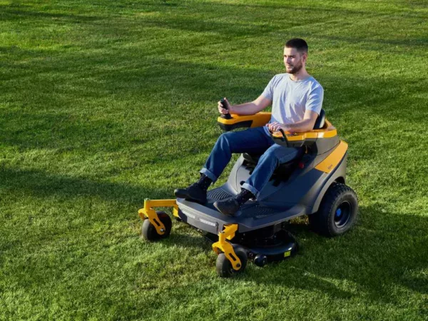 Stiga Gyro 700e - Trattorino assiale a batteria - Motore elettrico a batteria 48V - 64Ah - immagine 2