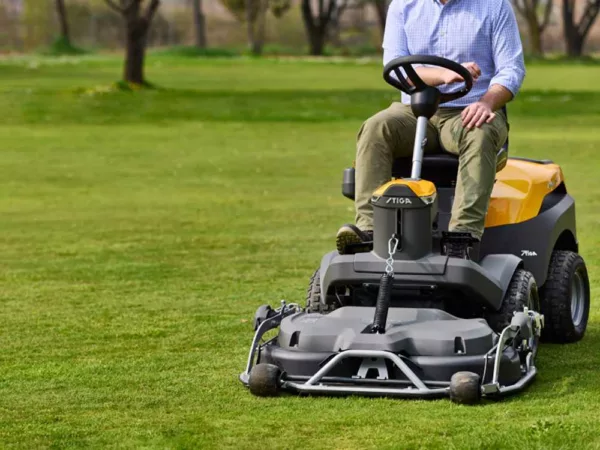 Stiga Park 500 W - Trattorino con taglio frontale con cambio idrostatico - Front Mower - immagine 6