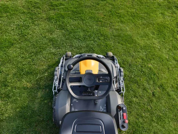 Stiga Park 500 W - Trattorino con taglio frontale con cambio idrostatico - Front Mower - immagine 8