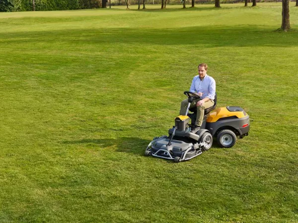 Stiga Park 500 WX - Trattorino con taglio frontale con cambio idrostatico - Front Mower - immagine 3